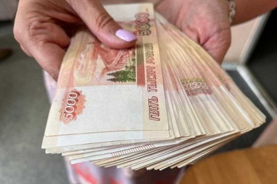 Мошенник вызвал для пенсионерки такси, чтобы выманить у неё более 3 миллионов рублей
